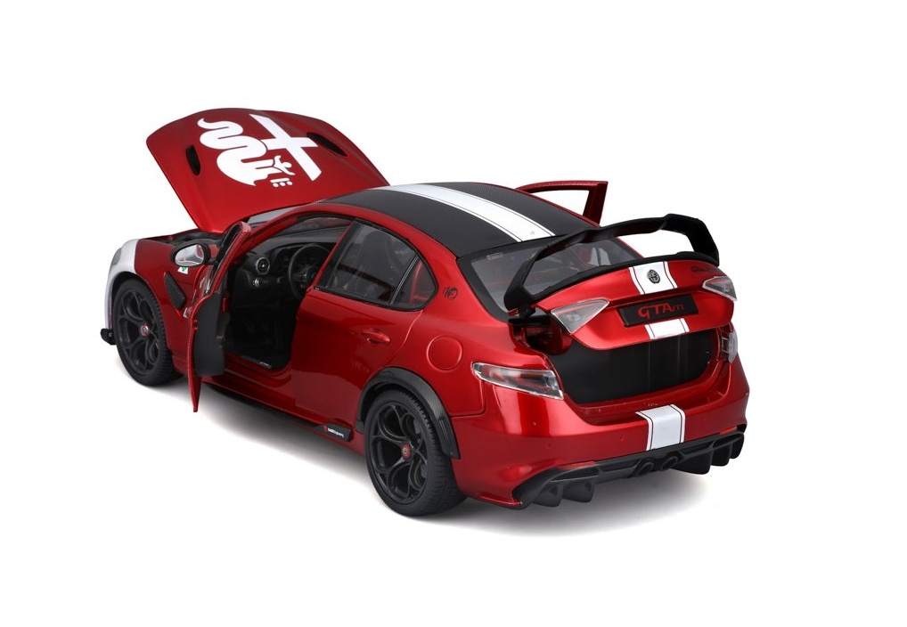 Bburago Alfa Romeo Giulia GTAm, červeno-bílá metalíza, 1:18