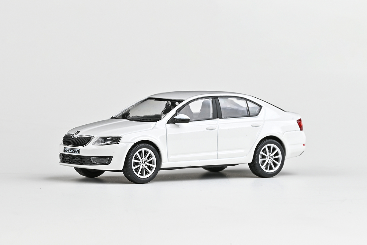 Abrex Škoda Octavia III (2012) Bílá Candy 1:43