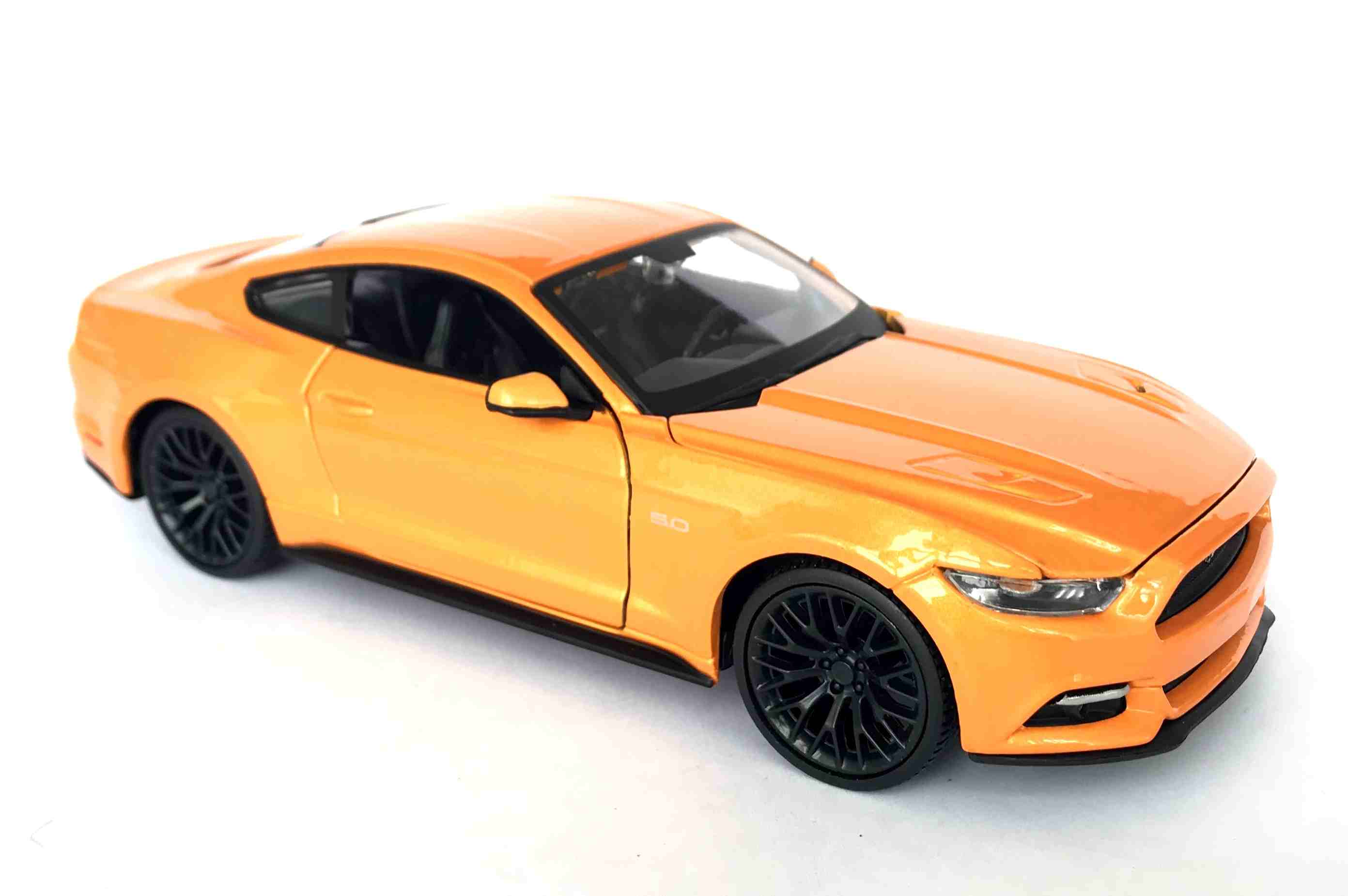 Maisto Ford Mustang GT 2015 Oranžový 1:24