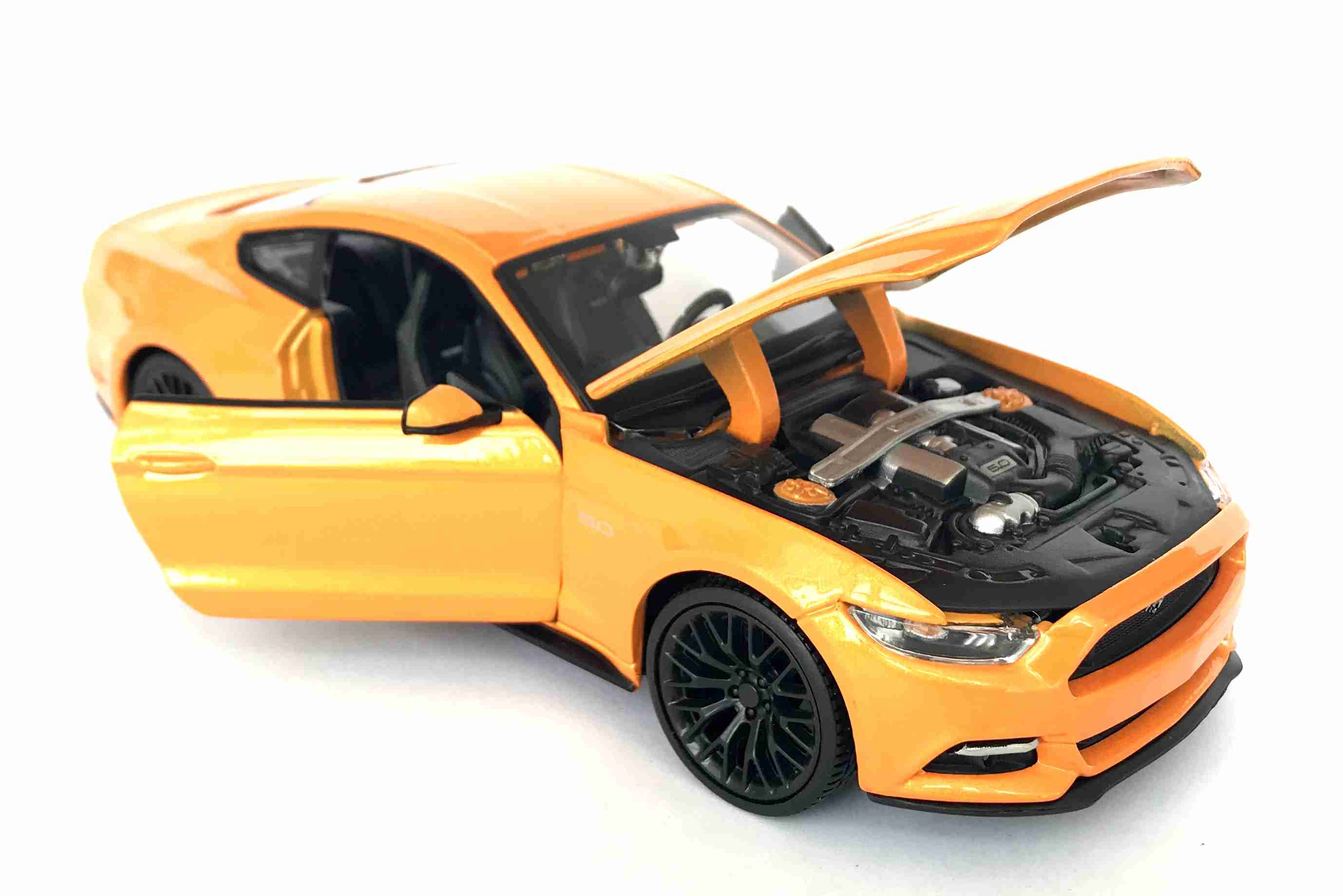Maisto Ford Mustang GT 2015 Oranžový 1:24