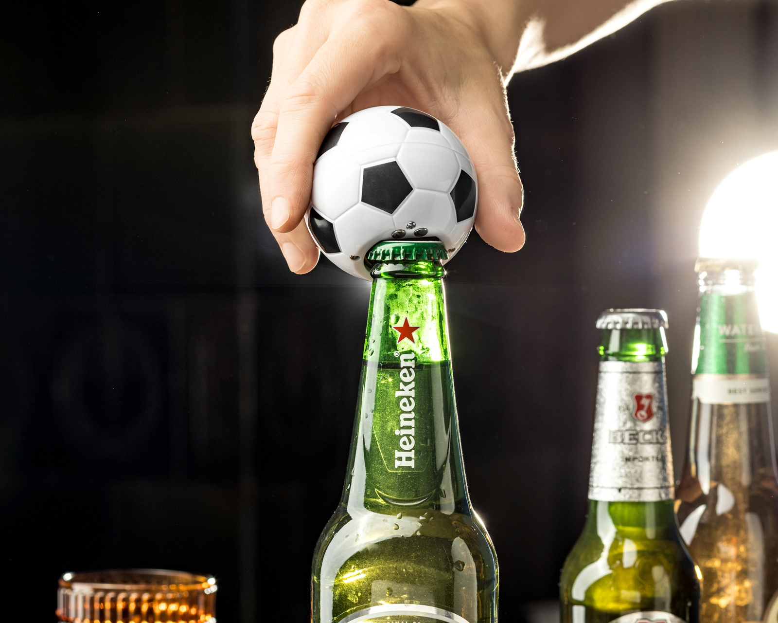 Akustický otvírák, Fotbal
