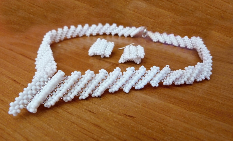 Set náhrdelníku a náušnic - Něžná kráska