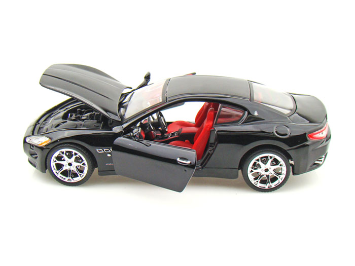 Bburago Maserati Gran Turismo (2008) Černé 1:24