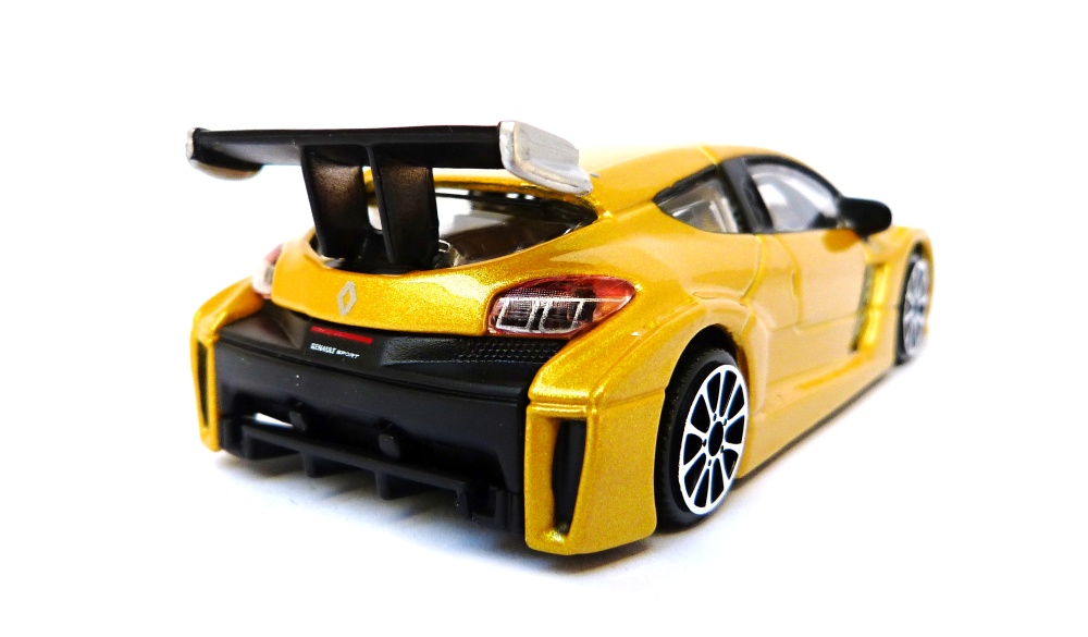 Bburago Street Fire Collezione Renault Megane Trophy, žlutý 1:43