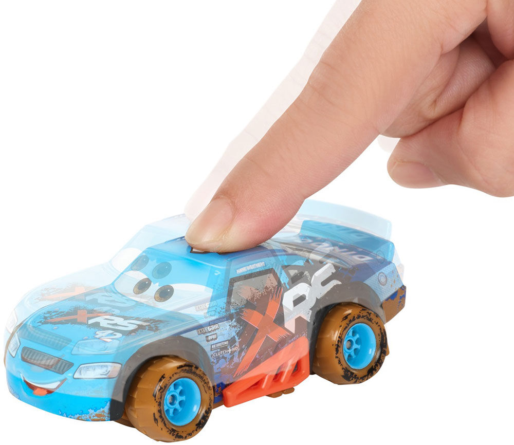 Mattel Cars XRS3 Autíčko odpružený závoďák