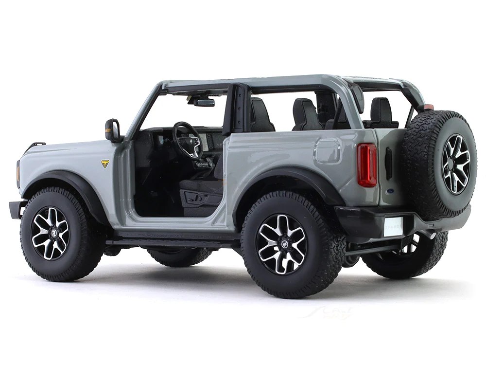 Maisto Ford Bronco Badlands 2021 Šedý 1:18