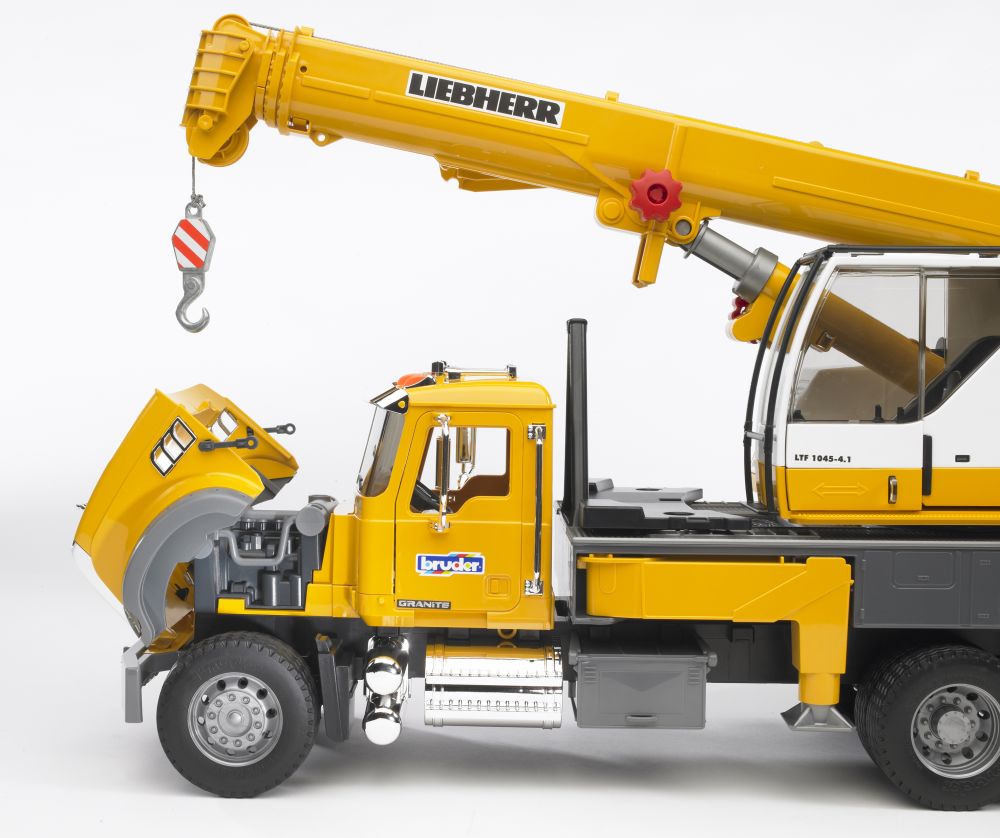 Bruder 2818 Autojeřáb Mack Liebherr