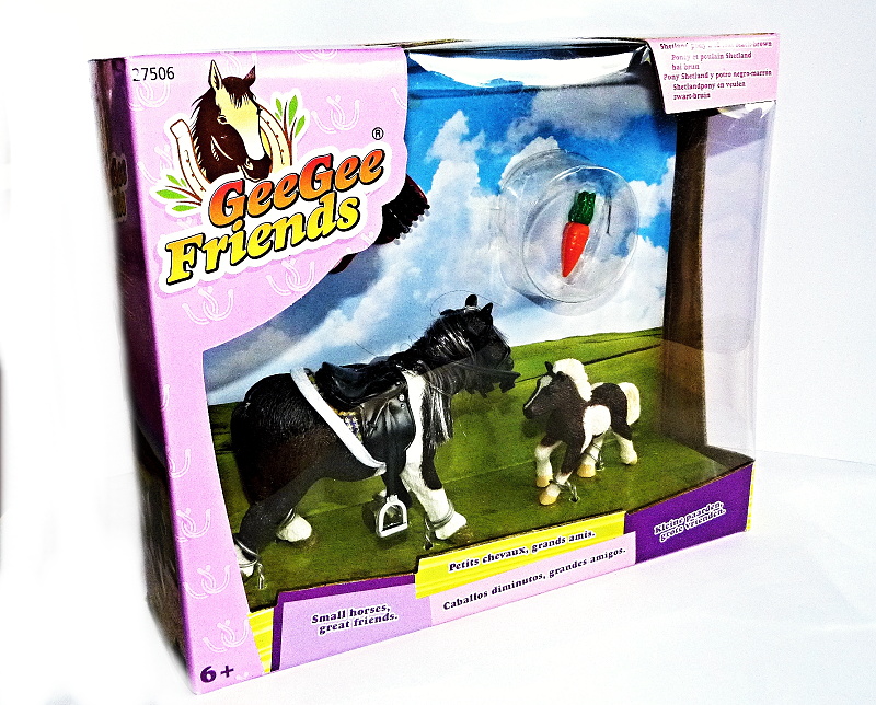 Shetlandský pony s hříbětem a příslušenstvím