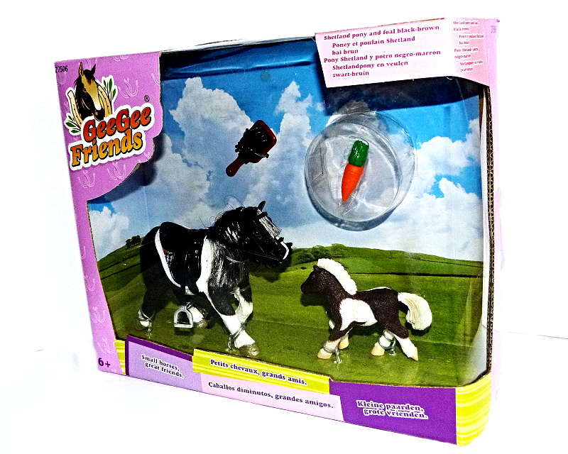 Shetlandský pony s hříbětem a příslušenstvím