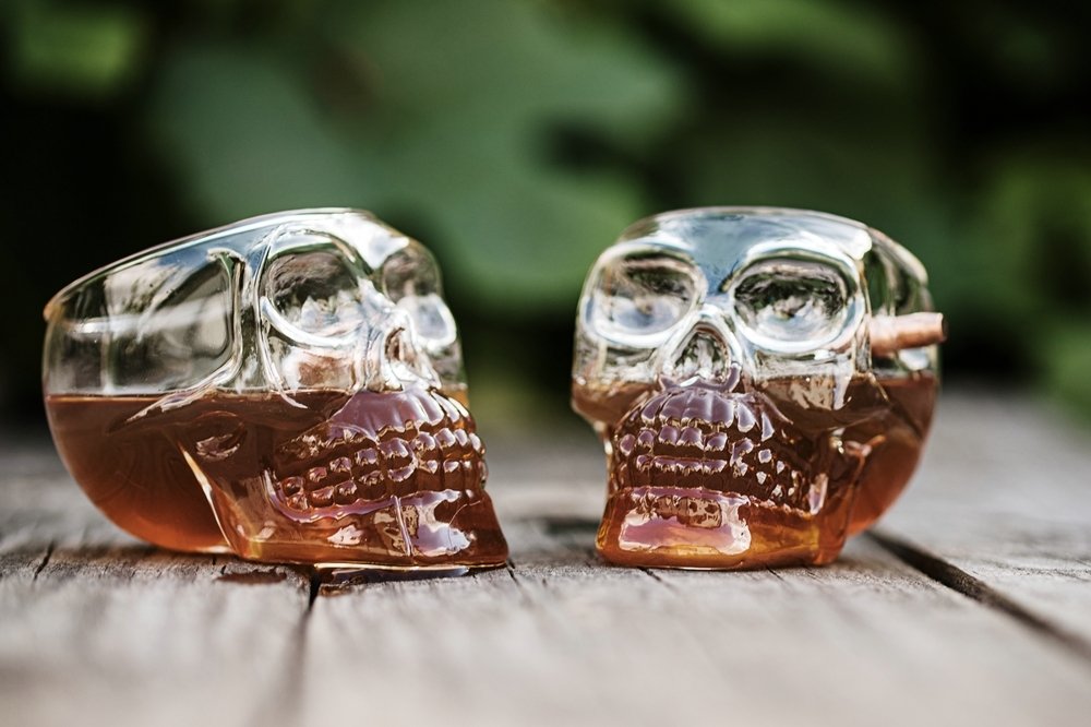 Prostřelený panák lebka 340 ml.